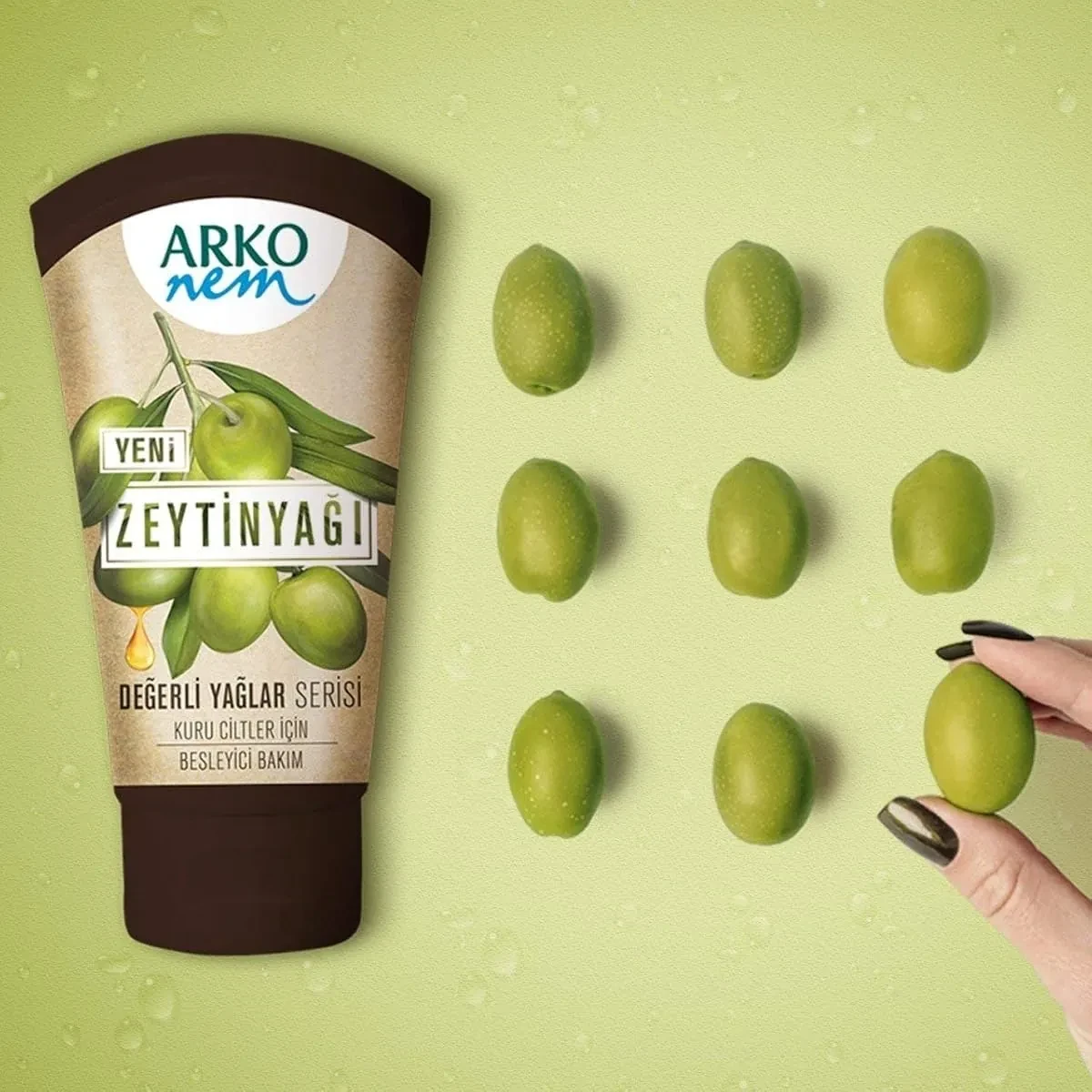 كريم ترطيب أركو نيم بزيت الزيتون يغذي البشرة الطبيعية