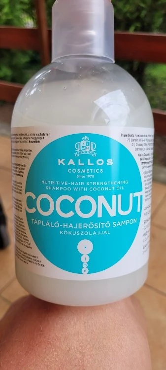 شامبو كالوس بخلاصة جوز الهند يغذي الشعر